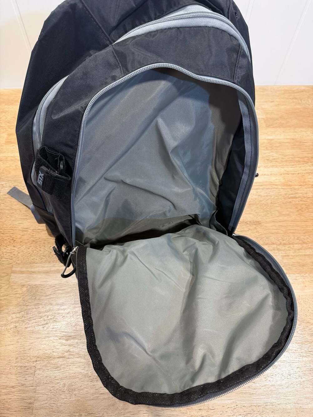 STX Sidewinder Lacrosse Backpack in Black - Picture 9 of 11